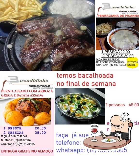 Comida em Restaurante Escondidinho