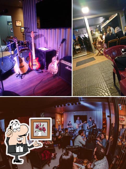 O interior do Dummel's GastroBar