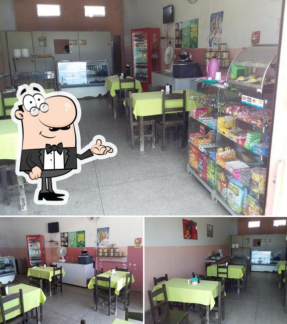 Veja imagens do interior do Restaurante Da Baiana