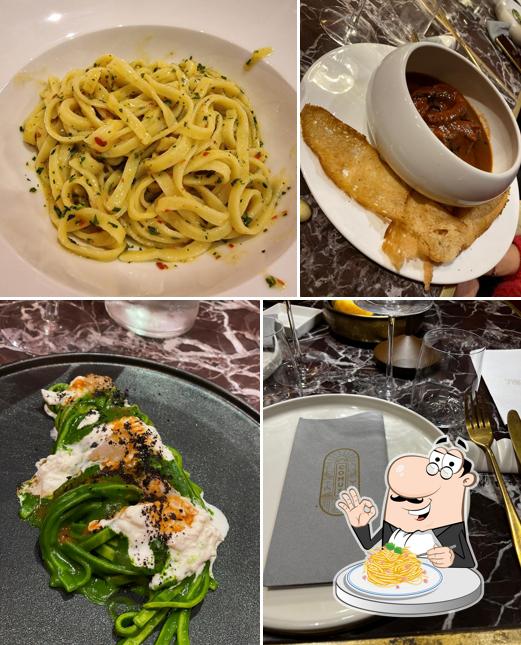 Spaghetti alla carbonara al COMUS Restaurant