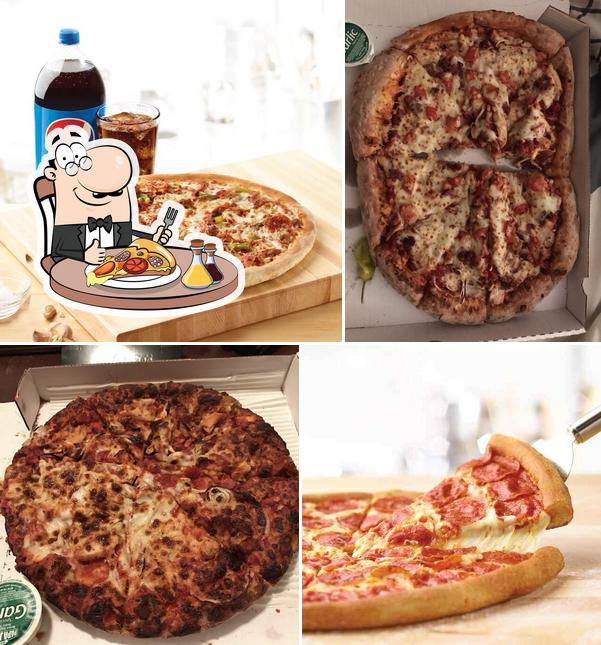 Papa Johns Pizza, 5328 Warrensville Center Rd in Maple Heights