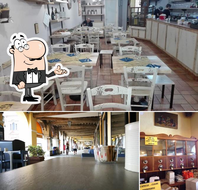 Siediti a un tavolo di La Rocca Caffè