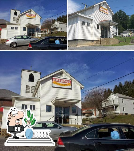 Hometown Hot Dogs in Grafton Restaurant menu and reviews
