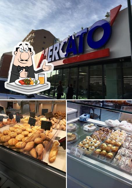 La foto della cibo e esterno di Mercatò