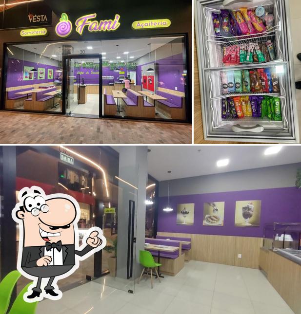 O interior do Sorveteria e Açaiteria Fami