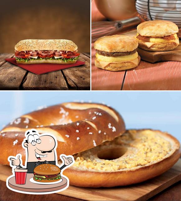 Prueba una hamburguesa en Tim Hortons