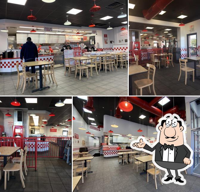 Five Guys, 198 Maine Mall Rd in South Portland Restaurant menu and reviews