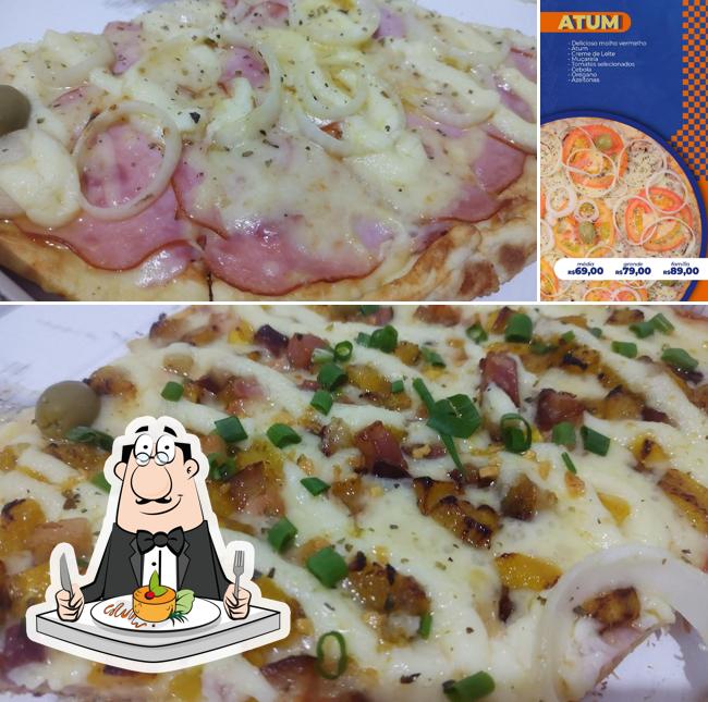 Comida em Pizzaria Hulligel