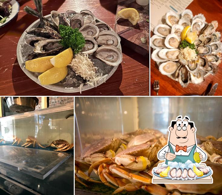 В "Rodney's Oyster House" вы можете заказать разные блюда с морепродуктами