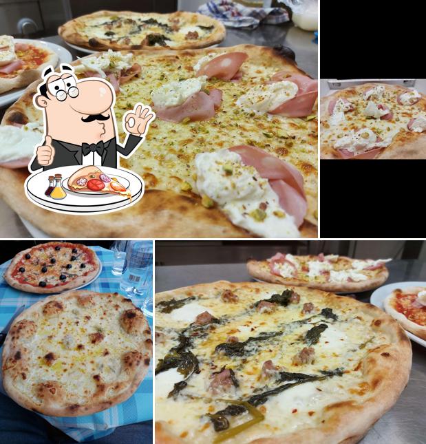 Scegli tra le svariate varianti di pizza