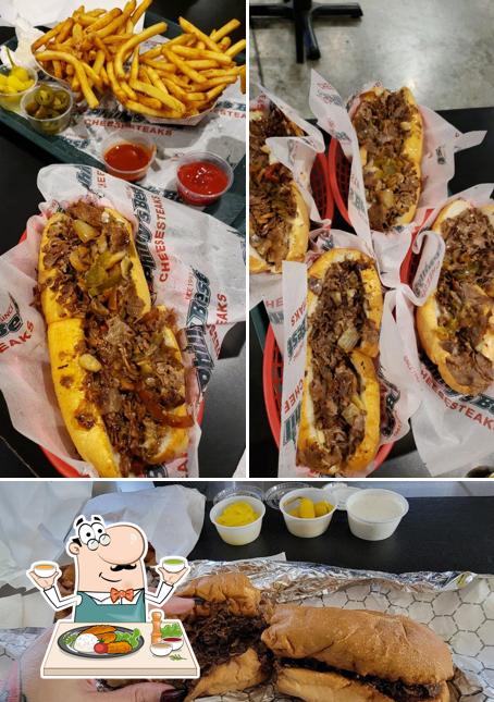 Еда в "Philly's Best Cheesesteaks"