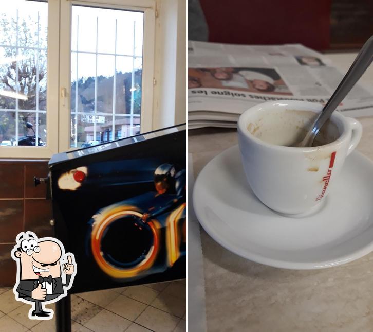 Café Du Champ De Mars
