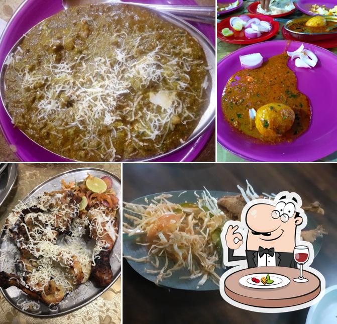 Food at Green SAMPAN Restaurant