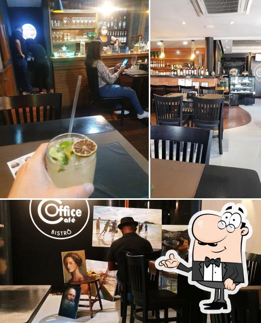 O interior do Office Café Braga