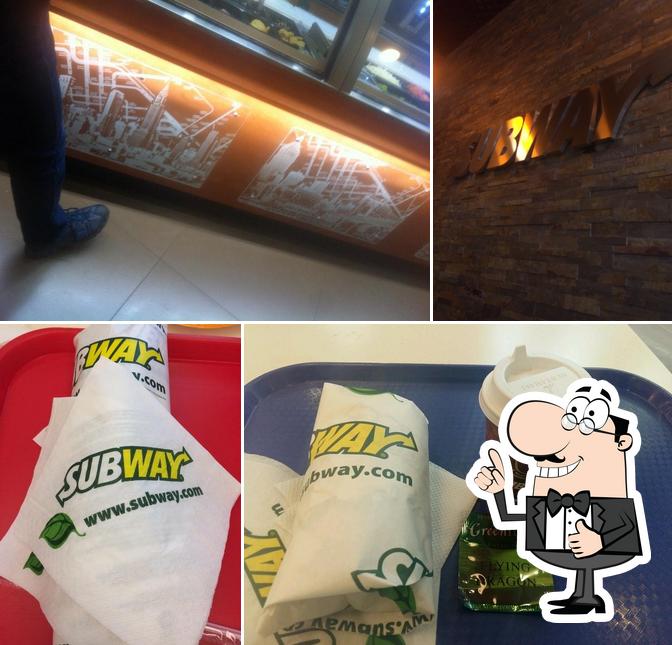 Взгляните на фотографию ресторана "Subway"