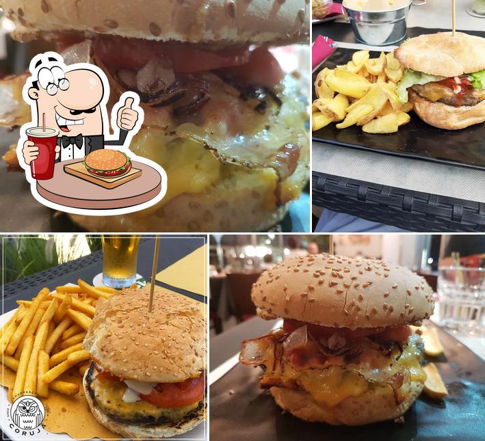 Gli hamburger di Coruja Ristorante, Bar e Lounge potranno soddisfare molti gusti diversi