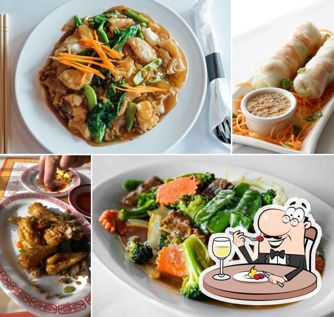 Red Moon Asian Cuisine, 582 Prairie Center Dr in Eden Prairie