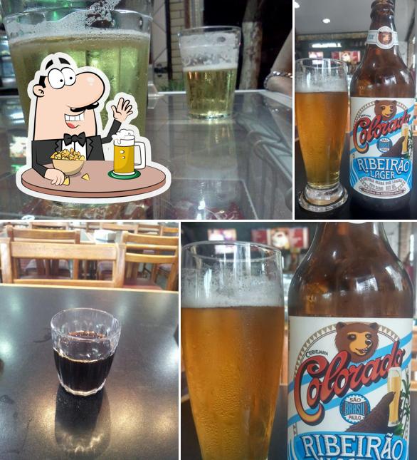 Disfruta de una pinta de cerveza rubia o tostada