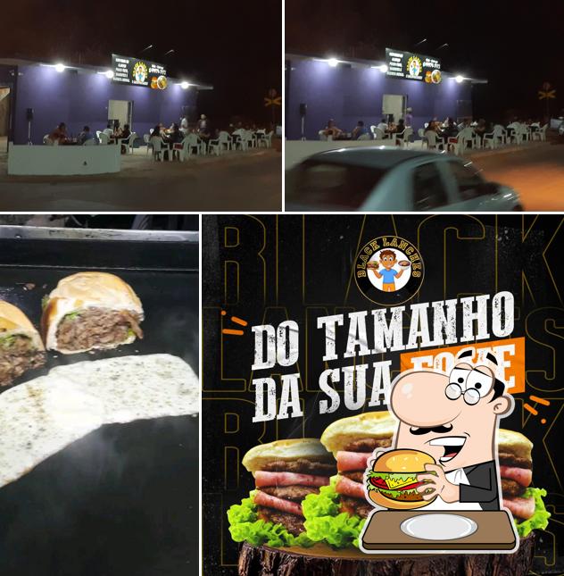 Hambúrguer em Black Lanches Sorvetes & Açaí