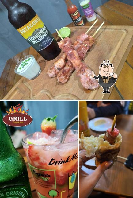 Desfrute de uma bebida no Gallos Grill Espetinhos