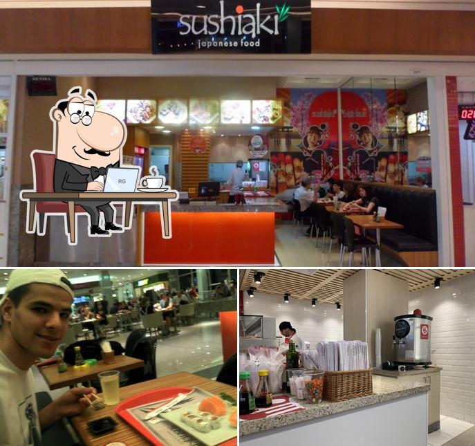 Sente em uma das mesas no Sushiaki - Shopping Barigui