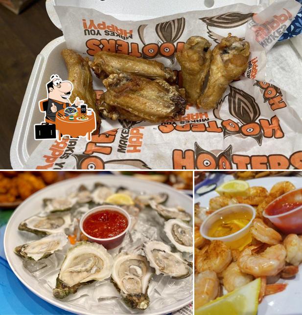 Hooters in Weston Restaurant menu and reviews