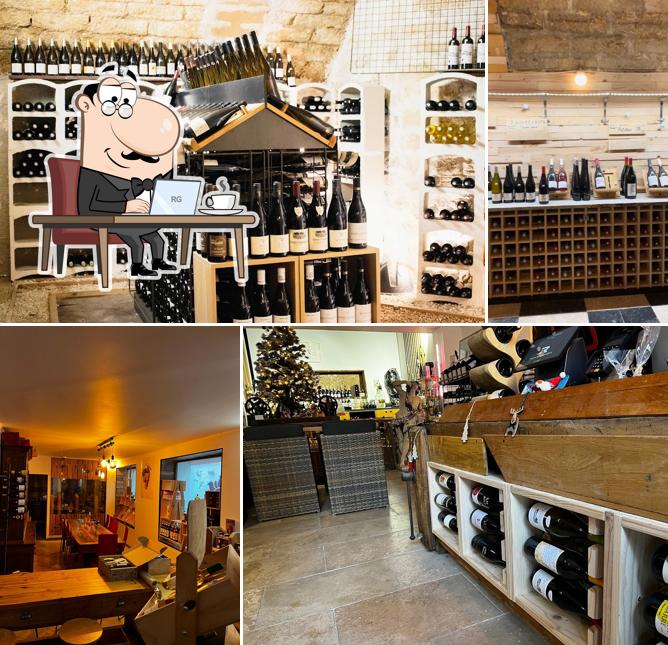 L'intérieur de SPIRITUS cave et bar à vins