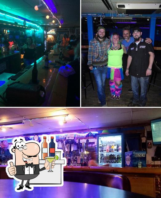 Scooters Airport Bar in Harrison Restaurant menu and reviews