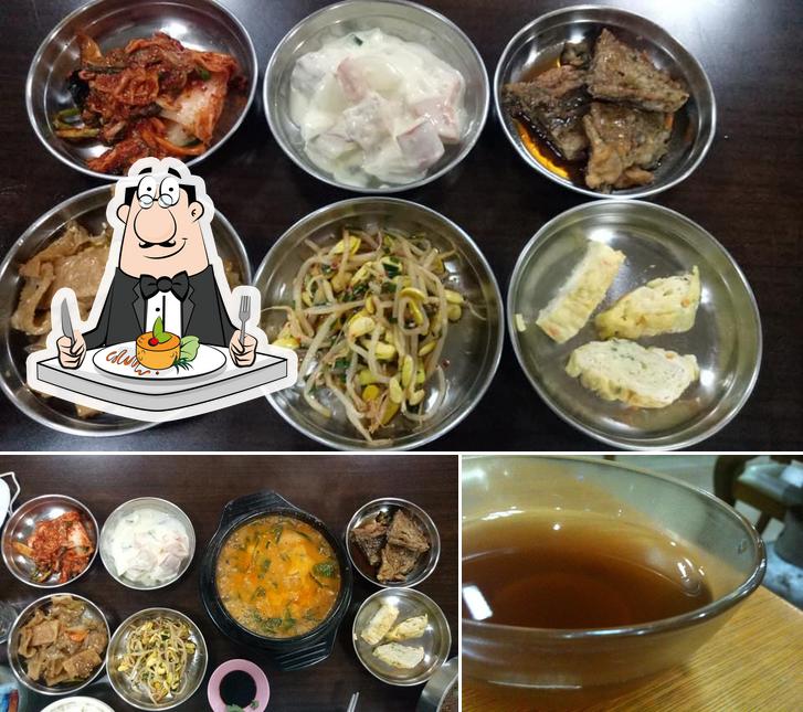 Take a look at the photo showing food and beverage at Hyun Jeong Korean Resto