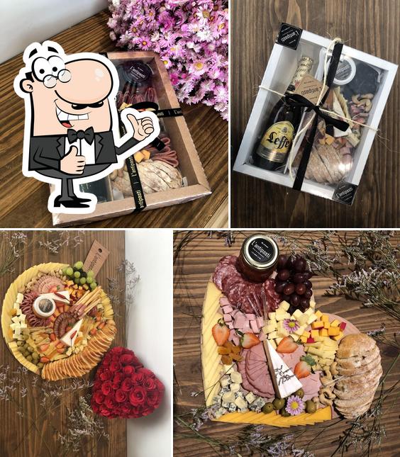 L’antipasti Tábuas e Boxes de Queijos e Frios • Cestas de Café da