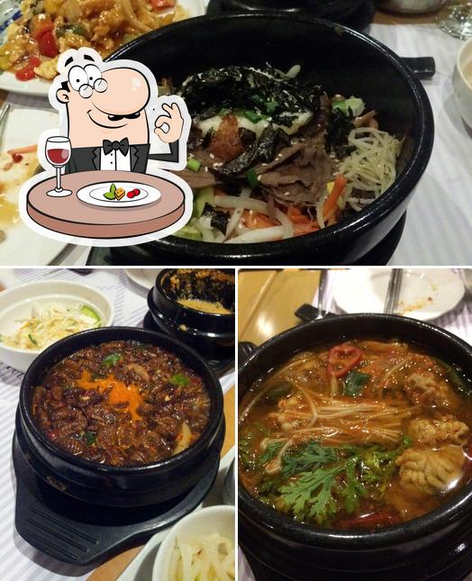 Еда в "The Sky Korean Restaurant Al Barsha"