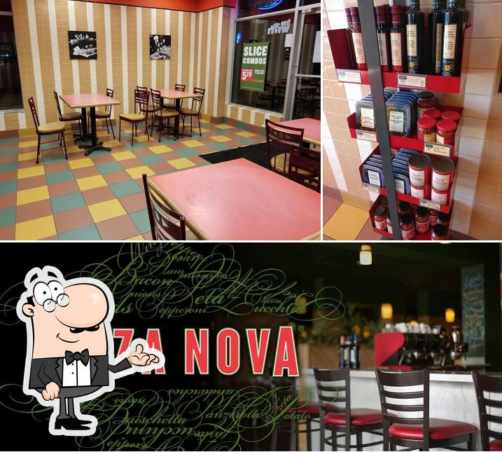 L'intérieur de Pizza Nova