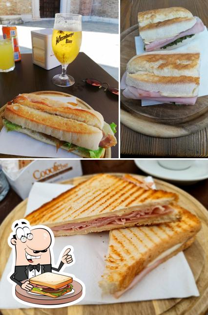 Scegli un panino a Snack Bar All'angolo