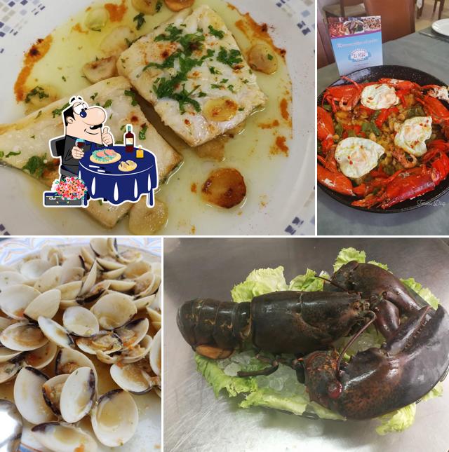 Order seafood at Restaurante el Paso