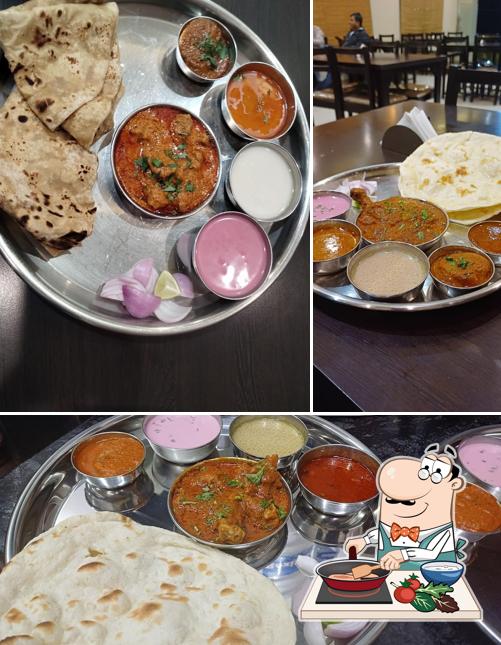 Chicken curry at Hotel Gavran Kolhapuri (अस्सल कोल्हापुरी चव)
