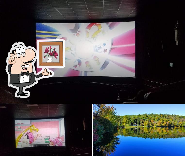 Cinemark Stroud Mall and XD in Stroudsburg Restaurant reviews