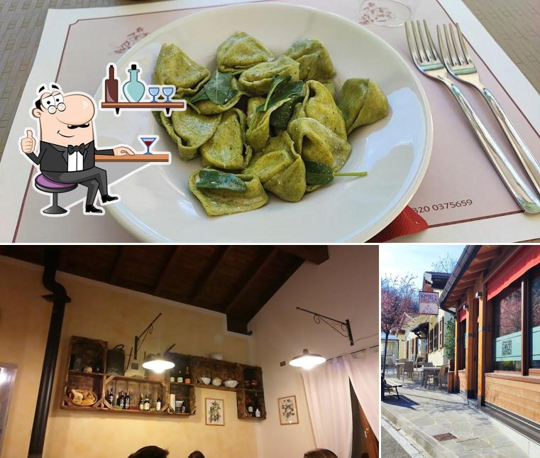 La interni e cibo del ristorante