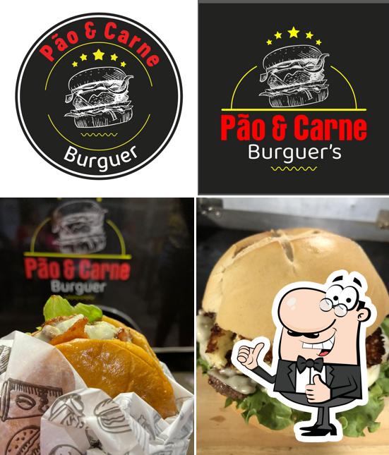 Look at this pic of Pão e Carne Hamburgueria Food Truck