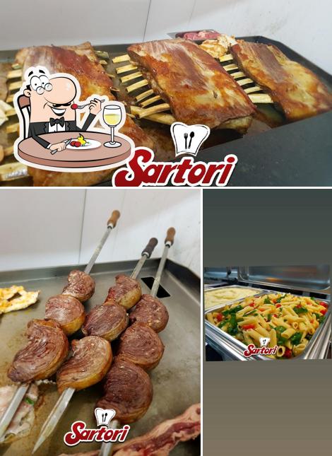 Comida em Restaurante Sartori