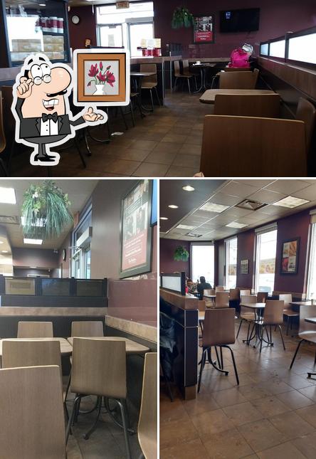 L'intérieur de Tim Hortons