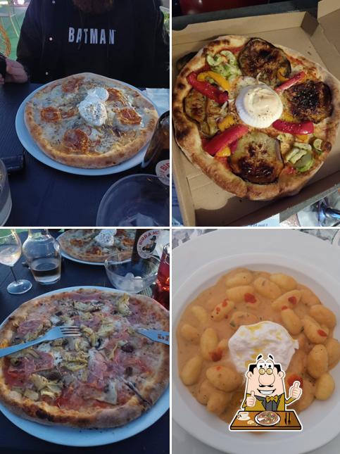 Try out pizza at LA CORRIERA 514