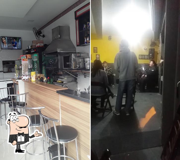 O interior do Primos Bar