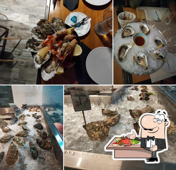 I clienti di Oyster Bari possono avere vari piatti di mare