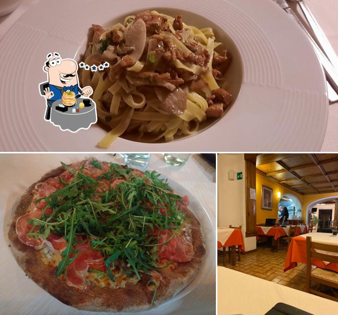 La cibo e interni del ristorante