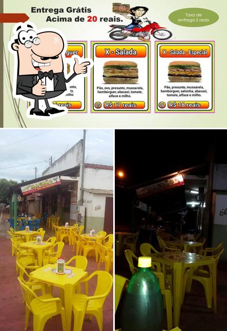 Look at the picture of Pastelaria e Pizzaria do Magrão