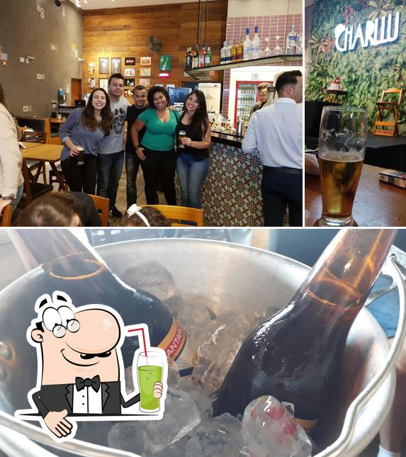 Charllu Bar offerece uma gama de bebidas