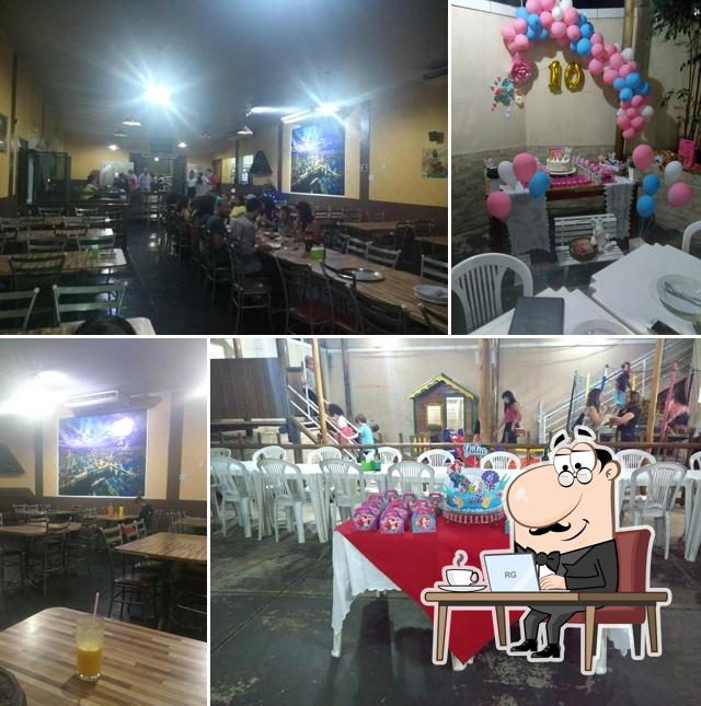 O interior do Regis Pizzaria Ipatinga