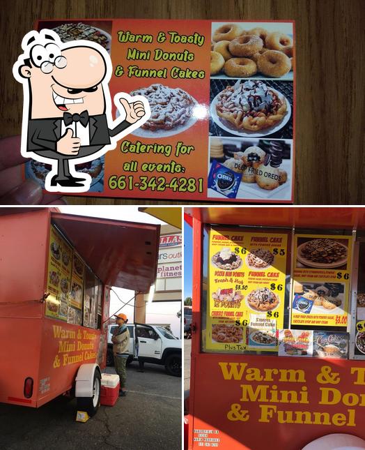 Warm & Toasty Mini Donuts & Funnel Cakes in Bakersfield Restaurant