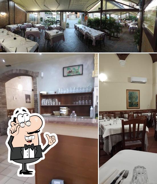Dai un'occhiata agli interni di Pizzeria Pippo