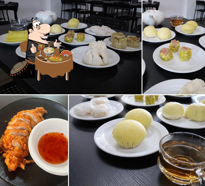 Еда в "Dragon Feast - 龙涎 Chinese Food Restaurant"